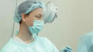 Алматыда дәрігер вакцинациядан кейін коронавирус жұқтырды