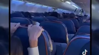 Апат жағдайында қонған ұшақтың жолаушылары видео жариялады