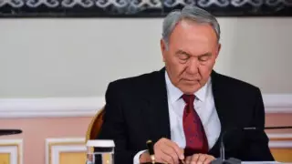 Назарбаев ІІ Елизаветаға көңіл айту жеделхатын жолдады