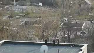 Алматыда балалар көпқабатты үйдің шатырында ойнаған: ата-анасы іздестіріліп жатыр