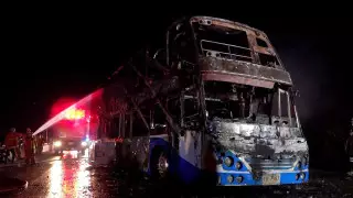 Таиландта автобус өртенді: 3 ересек пен 2 бала қайтыс болды