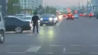 Нұр-Сұлтанда жасөспірім жол қозғалысын реттеді