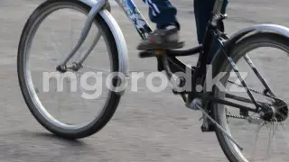 Ақтөбе облысында мотоцикл жүргізушісі 10 жастағы баланы қағып кетті