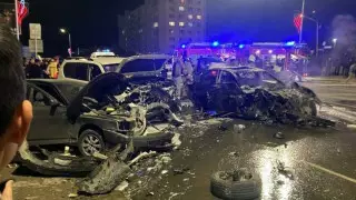 Ақтауда ірі жол апаты: үш көлік түгі қалмай өртеніп кетті