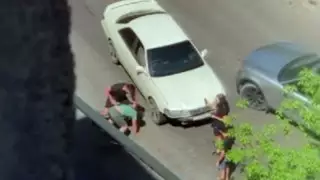 Алматыда жүргізуші ер адамды есінен танғанша ұрып-соқты