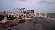 БҚО-да жүк көліктері соқтығысты: екі адам мен 39 жылқы өртеніп кетті