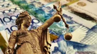 Қарағандыда пара алып жатқанда ұсталған судьяға қатысты іс сотқа жолданды
