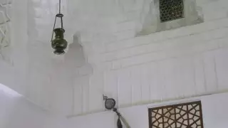 Ясауи кесенесіндегі ортағасырлық аспалы шырағдан тарихи тұғырына орнатылды