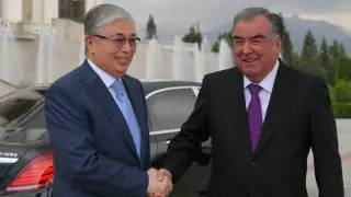 Тоқаев Тәжікстан президентімен екіжақты келіссөз өткізді