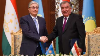 Тоқаев пен Эмомали Рахмон бірлескен мәлімдемеге қол қойды