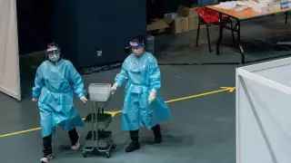 Гонконгте COVID-19-ға қарсы вакцинаның миллиондаған дозасы тасталуы мүмкін