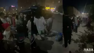 Ақтау тұрғындары су алу үшін түнге дейін кезекте тұрған