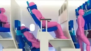 Студент ұшақтың эконом-класында аяққа арналған орын мәселесін шешті