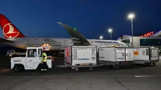 Қытайлық CoronaVac вакцинасының алғашқы партиясы Қазақстанға келді