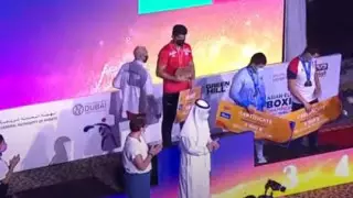 Василий Левит күміс медальді тағудан бас тартты