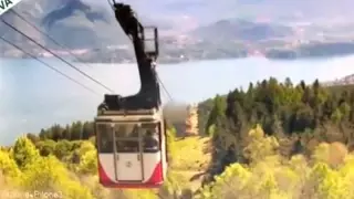 Желіде Италияда аспа жол кабинасы құлаған сәттің видеосы пайда болды