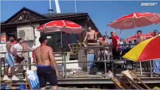 Жағажайда туристердің жаппай төбелесі видеоға түсірілді