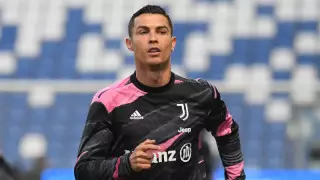 Роналду Instagram-да 300 миллион оқырманы бар алғашқы адам болды