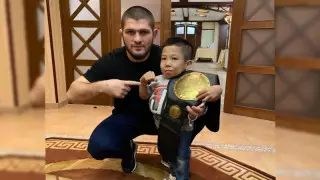 Хабиб Нурмагомедов 10 жастағы қазақстандық файтермен кездесті