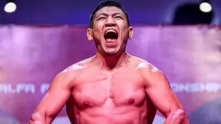 Қуат "Найман" Хамитов қарсыласын бірінші раундта тұншықтырып тастады