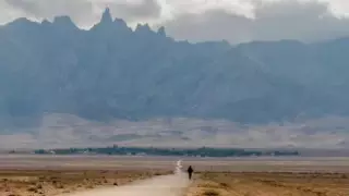 Веб-камерада мастурбация жасап жатқан қызды қараңыз