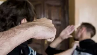 Ақтауда ер адам әйелінің көңілдесін ұрып өлтірді