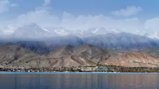 Ыстықкөлде демалыс: шілде және тамыздағы баға қандай болады?