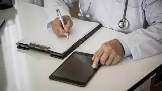 Қазақстанда вакцинация паспортын қолдан жасағандар қалай жазаланады?