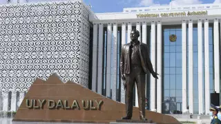 Түркістанда да Нұрсұлтан Назарбаевтың ескерткіші қойылды