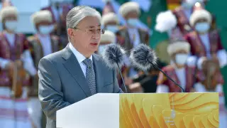 Тоқаев Ұлттық домбыра күніне арналған концертке барды