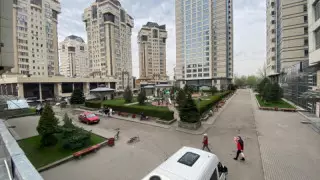 Алматыда "Бұқар Жырау Тауэрс" тұрғындары эвакуацияланып жатыр