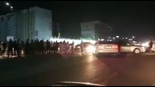 Алматы маңында ашулы тұрғындар Талғар тасжолын жауып тастады