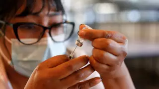 Қарағандыдағы вакцинация пунктерінде ұзын-сонар кезек пайда болды