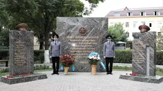 Таразда ерлікпен қаза тапқан Ұлттық қауіпсіздік қызметкерлеріне арналған ескерткіш ашылды