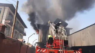 Алматыда көлік жуу орны мен кафе өртенді