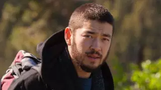 Актер Асқар Ілиясов вакцинация паспортын сатып алу туралы айтқан сөзі үшін кешірім сұрады