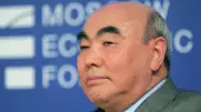 Экс-президент Асқар Ақаев Бішкекке өз еркімен келген