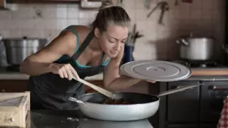 Дәрігер COVID-19 жұқтырған науқастар неге иісті дұрыс сезбей қалатынын түсіндірді