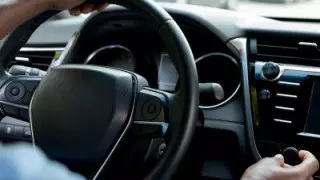 Полиция даусы қатты әуен қосқан көліктерді видеоға түсіріп алуға шақырды