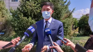 "Ақталып тұрған жоқпын". Әкім журналисті ғимараттан шығарып жібергендерге қатысты пікір білдірді