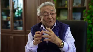 90 жастағы Төрегелді Шарманов коронавирусқа қарсы екпе салдырды