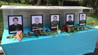 Халық Жамбыл облысындағы өрт сөндіру бөліміне гүл апарып жатыр