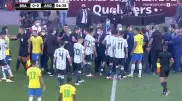 Бразилия мен Аргентина матчі 10-минутта тоқтап, жанжалға ұласты