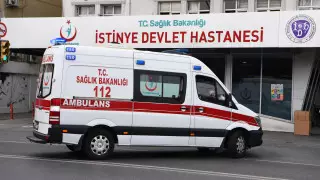 Түркияда автобус аударылып, турист қаза тапты