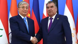 Тоқаев Тәжікстан президентін Тәуелсіздік күнімен құттықтады