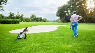 Түркістан облысында мұғалімдер гольф алаңын тазартуға мәжбүр болған