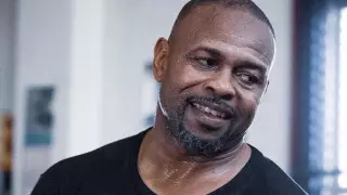 "Қазақстанда рэптегі Тупак сияқтымын". Рой Джонс сүйікті елі туралы сұраққа жауап берді