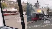 Павлодар тұрғындары жанып жатқан трамвайды видеоға түсіріп алды