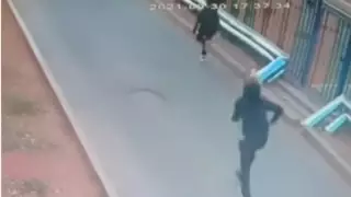 Балқаш тұрғындары кішкентай қыздың артынан жүгірген ер адамды педофил деп ойлап қалған