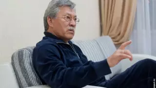 Президент Тоқаев актер Досхан Жолжақсыновты марапаттады